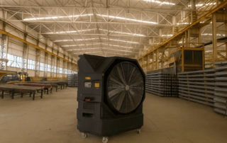 Climatizador evaporativo industrial en nave grande para refrigeración de espacios amplios